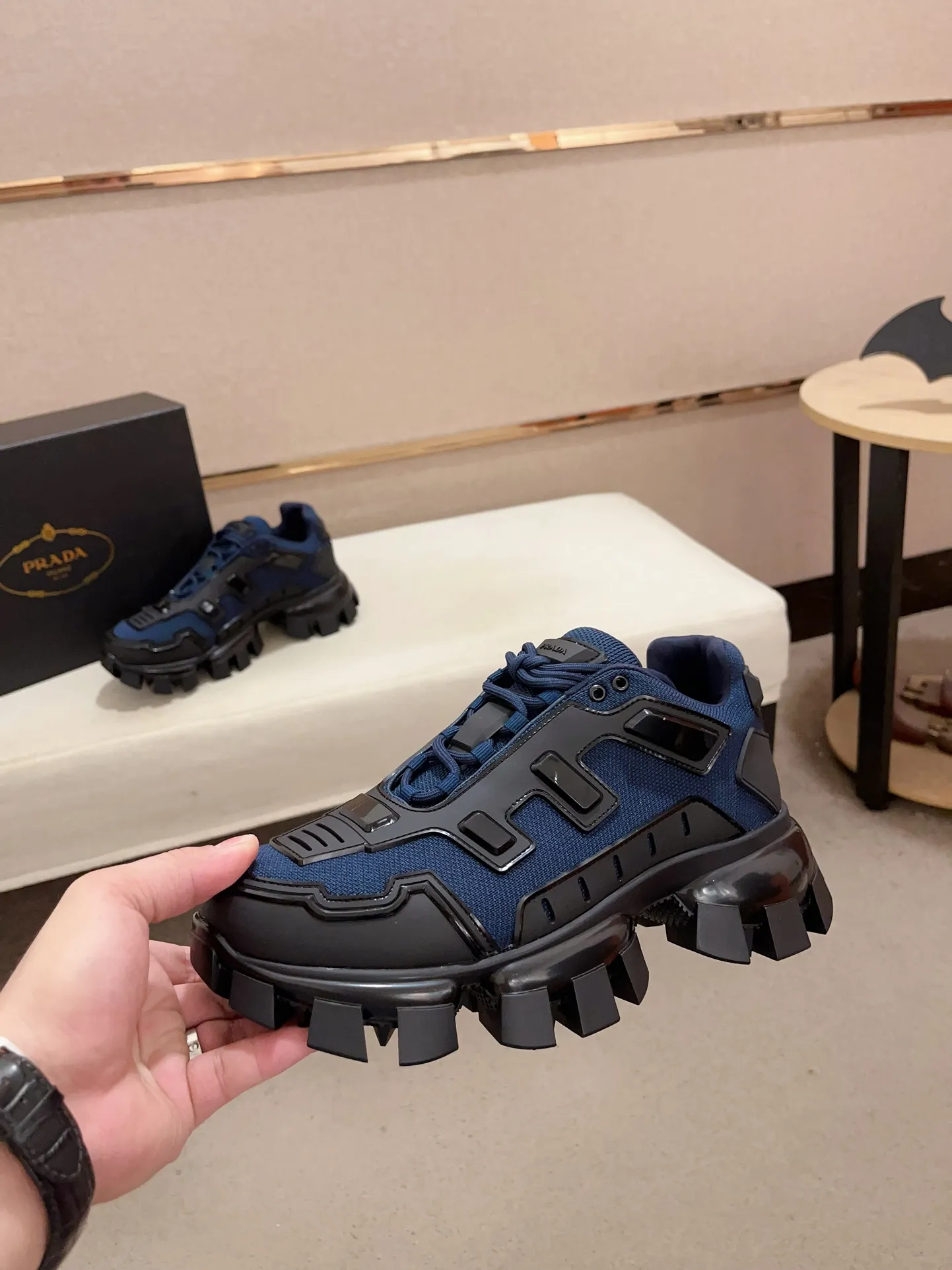 Men's Men's Shoes 💰 620💰 ✔️✔️✔️High-quality new PRADA counters are launched at the same time. The new men's shoes and 😘fabrics are selected from first-layer cowhide. Lining: imported elastic mesh➕cowhide lining. 👍🏿High-end☄️Open-molded non-slip rubber outsole, exquisite lines, simple and elegant, comfortable and high-end for leisure travel. Number of yards: 38 to 44.